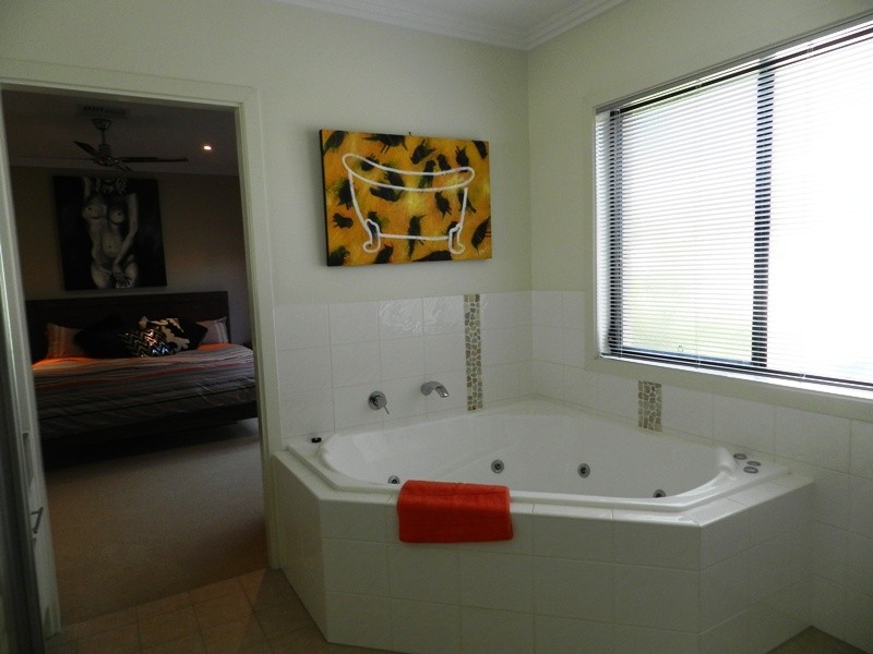 4 Corvus Way, Robina QLD 4226