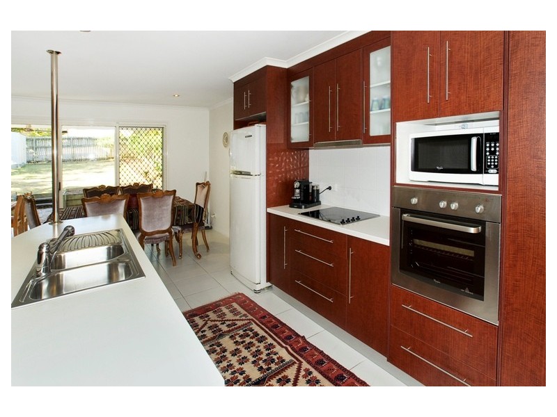 8 a Brennan Road, Scarborough QLD 4020