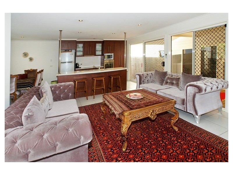 8 a Brennan Road, Scarborough QLD 4020