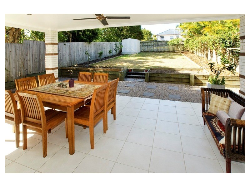 8 a Brennan Road, Scarborough QLD 4020