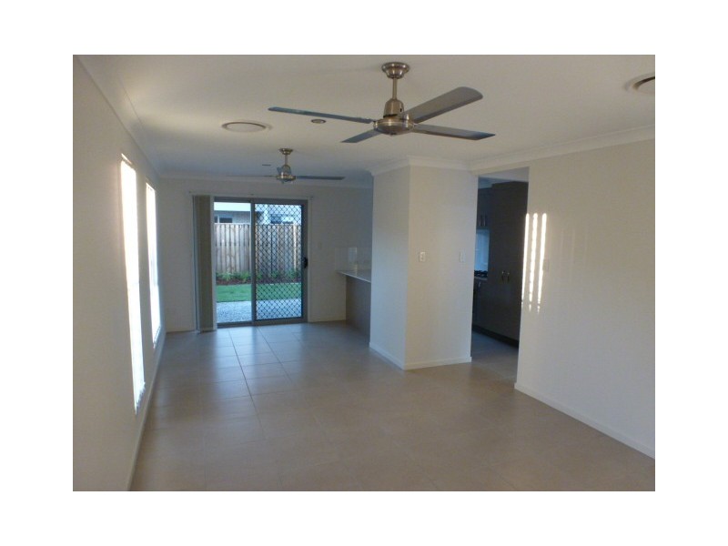 01/86 Carselgrove Ave, Fitzgibbon QLD 4018