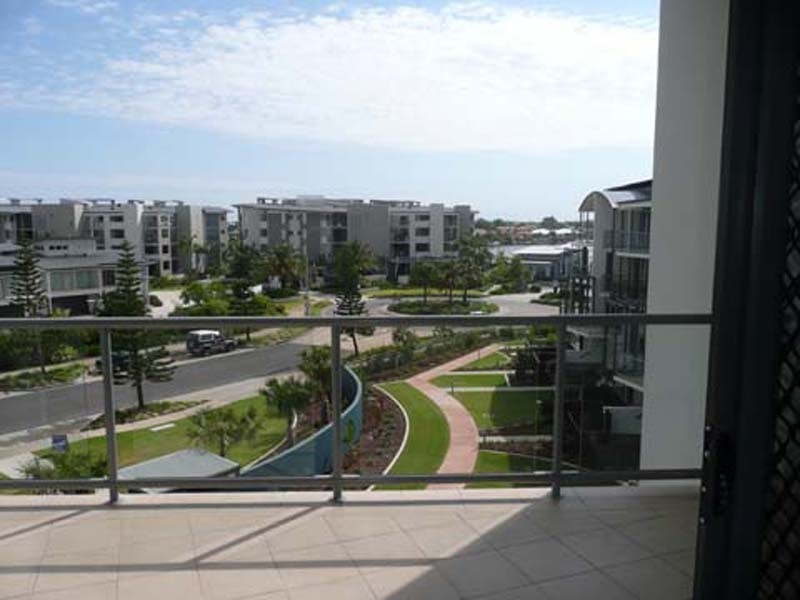 40/10 Grand Parade, Kawana Island QLD 4575