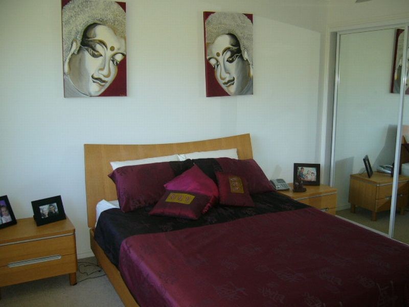 18 Tallebudgera Creek Rd,, Burleigh Heads QLD 4220