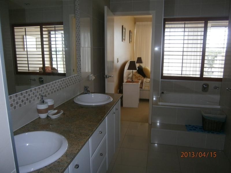 1 Grenada Way, Kawana Island QLD 4575