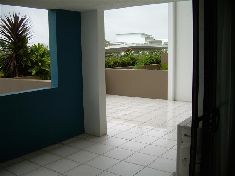 2/4 Grand Parade, Kawana Island QLD 4575