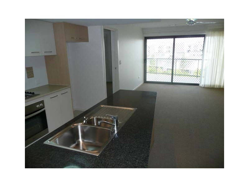 63/10 Grand Parade, Kawana Island QLD 4575