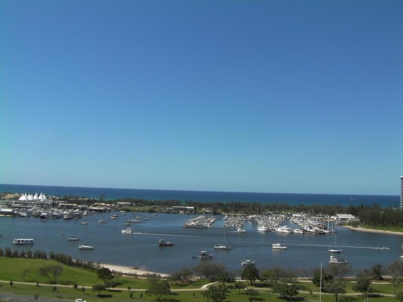 4/1 Como Crescent, Southport QLD 4215