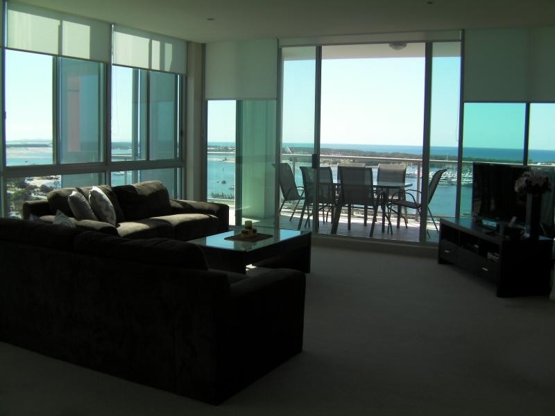 4/1 Como Crescent, Southport QLD 4215