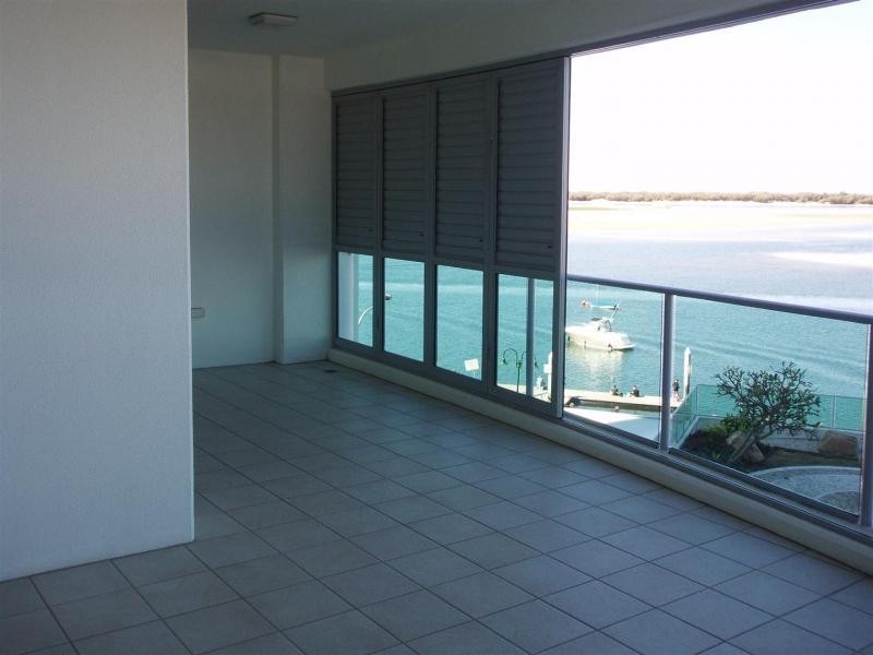 300 Marine Parade, Labrador QLD 4215