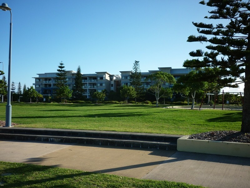 49/4 Grand Parade, Kawana Island QLD 4575