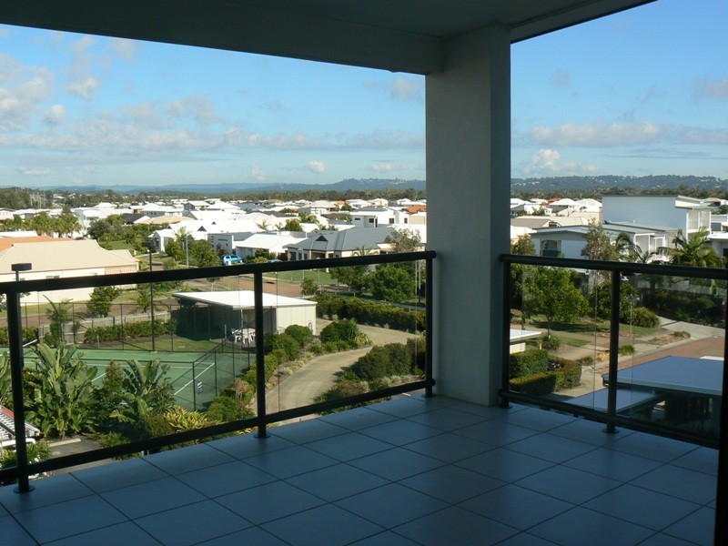 49/4 Grand Parade, Kawana Island QLD 4575