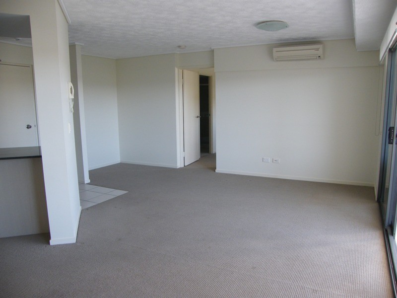 49/4 Grand Parade, Kawana Island QLD 4575