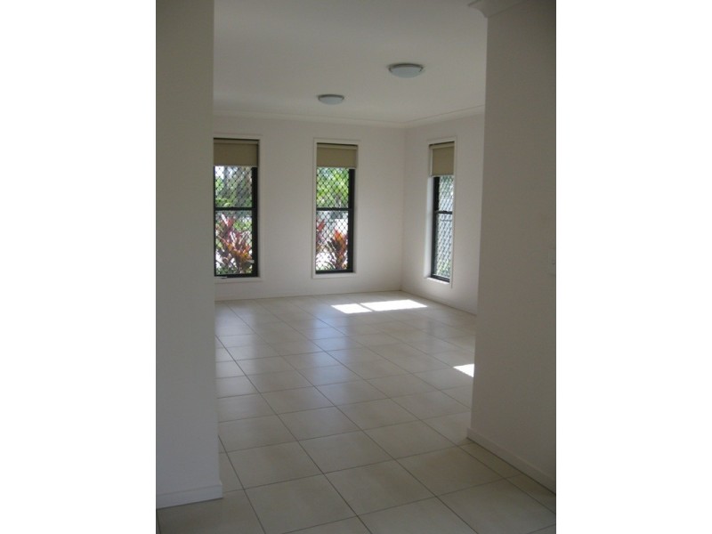 39 Ariel Ave, Kingston QLD 4114