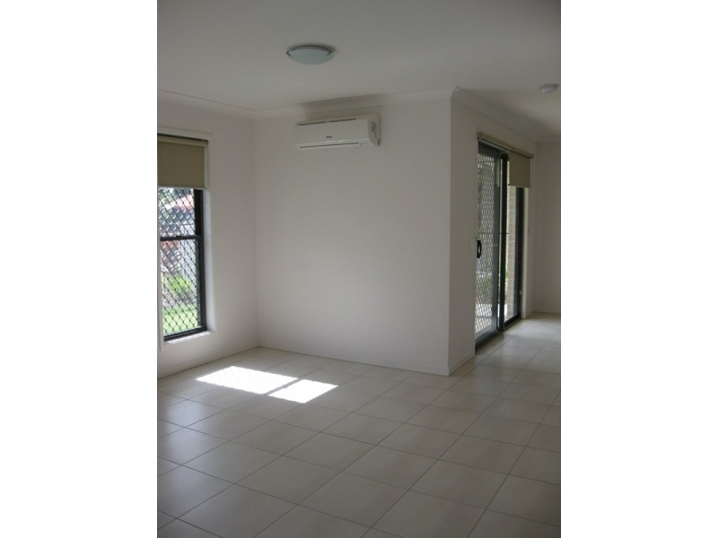 39 Ariel Ave, Kingston QLD 4114