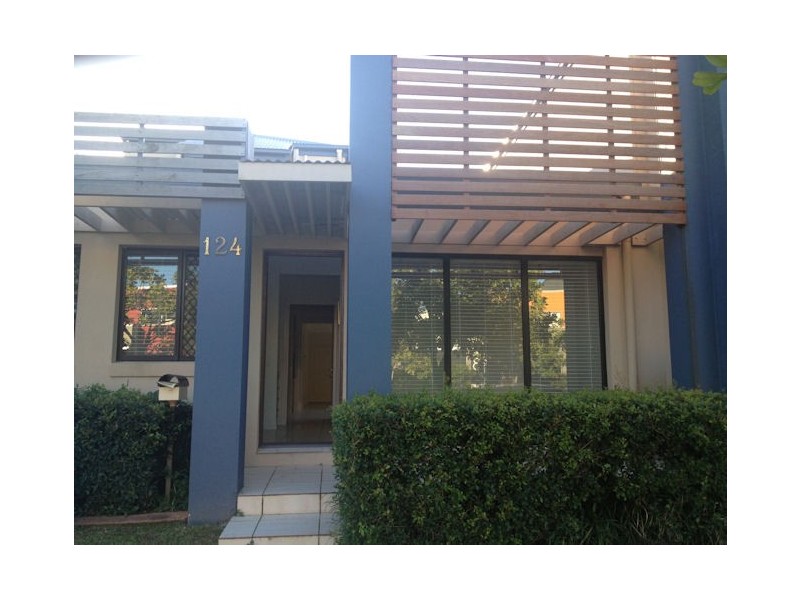 124 Varsity Parade, Varsity Lakes QLD 4227