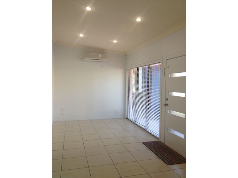 124 Varsity Parade, Varsity Lakes QLD 4227