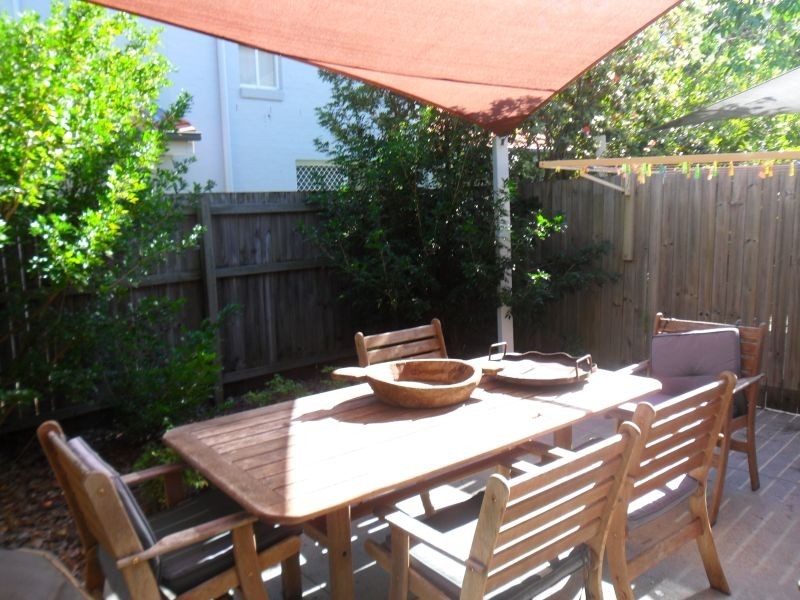 83 Dibar Street, Wynnum QLD 4178