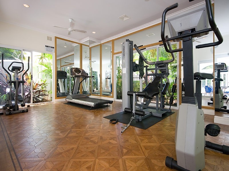 11/100 Cotlew St East, Southport QLD 4215