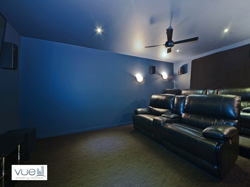 31 Seaville Avenue, Scarborough QLD 4020