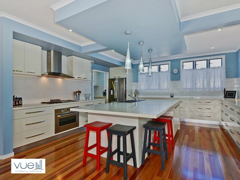 31 Seaville Avenue, Scarborough QLD 4020