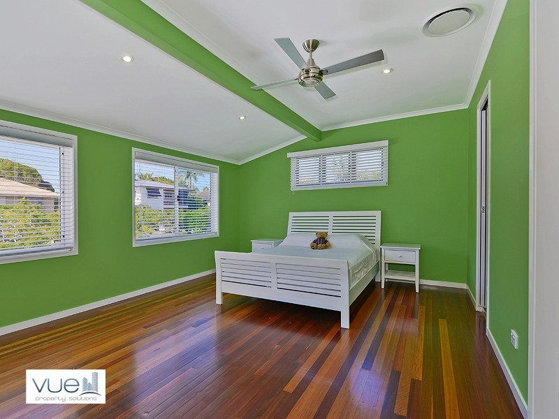 31 Seaville Avenue, Scarborough QLD 4020