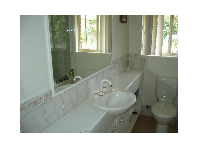 18 Tallebudgeera Creek Rd,, Burleigh Heads QLD 4220