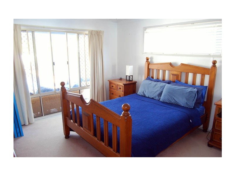 25 Coronet Crescent, Burleigh Waters QLD 4220