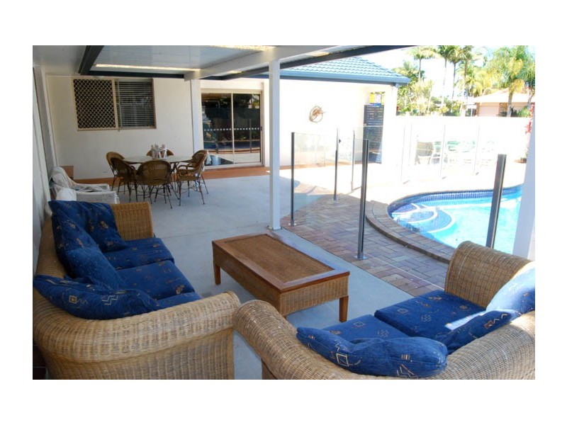 25 Coronet Crescent, Burleigh Waters QLD 4220