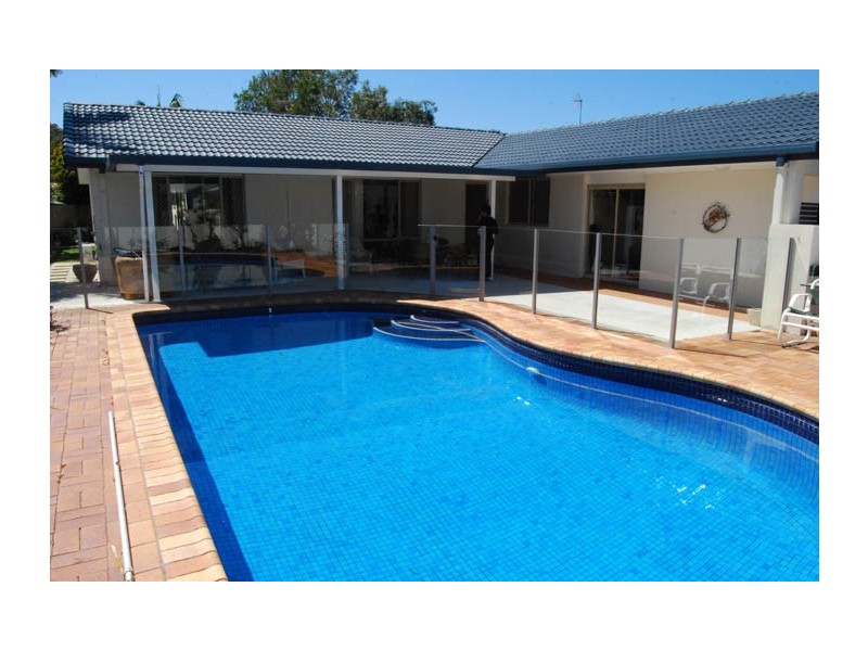 25 Coronet Crescent, Burleigh Waters QLD 4220