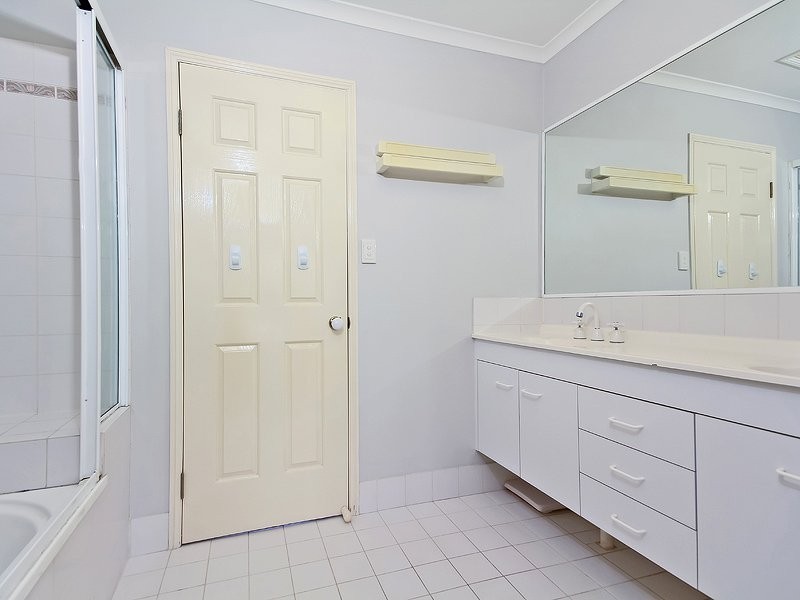 4/302 College Road, Karana Downs QLD 4306