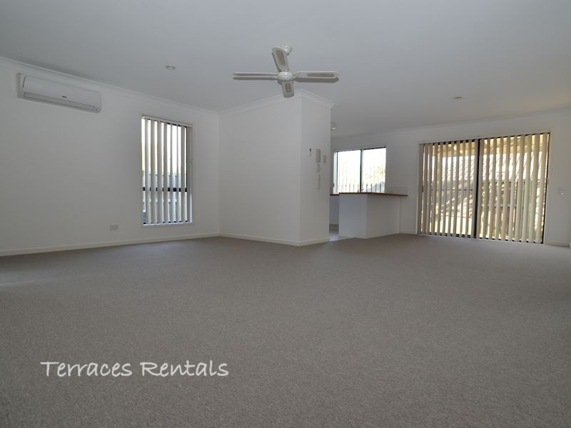01/24 Amsonia Court,, Arundel QLD 4214