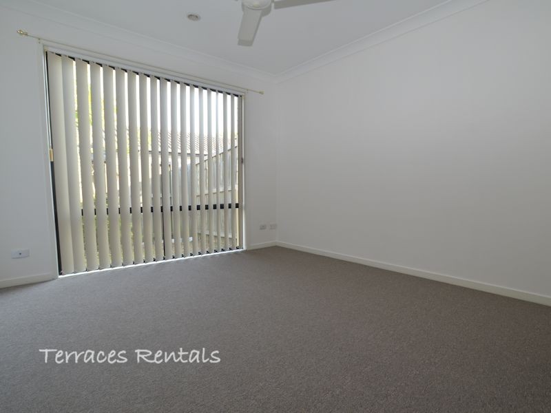 01/24 Amsonia Court,, Arundel QLD 4214