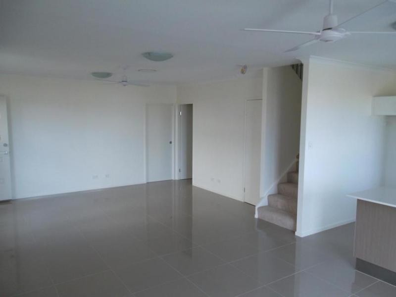 2 Photinia Cres, Mountain Creek QLD 4557