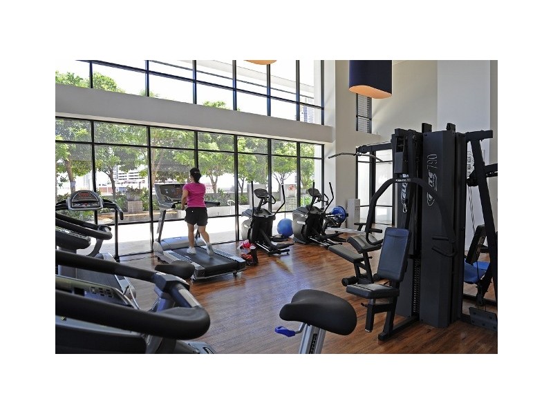 9 Lawson Street, Southport QLD 4215