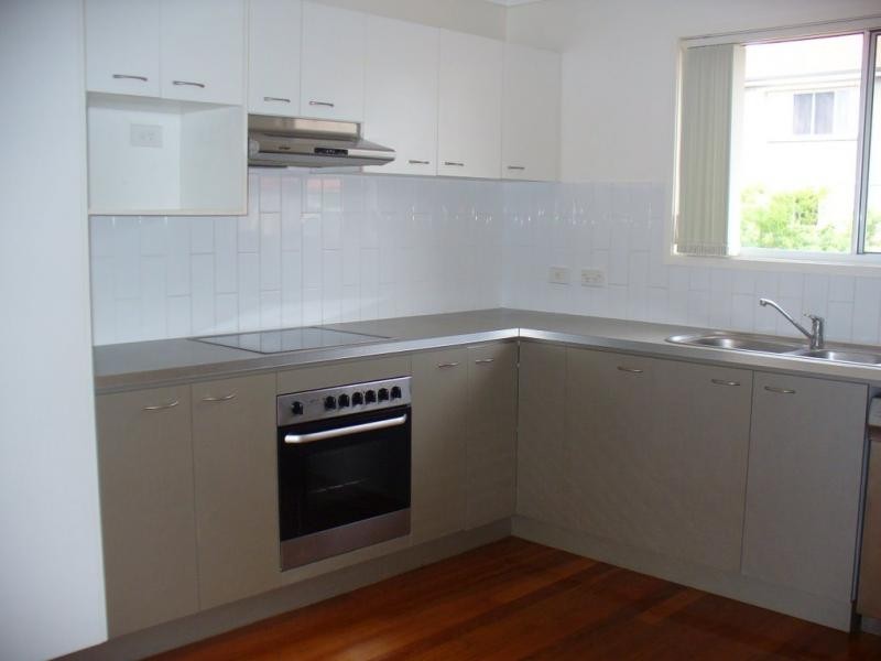 83 Dibar Street, Wynnum QLD 4178