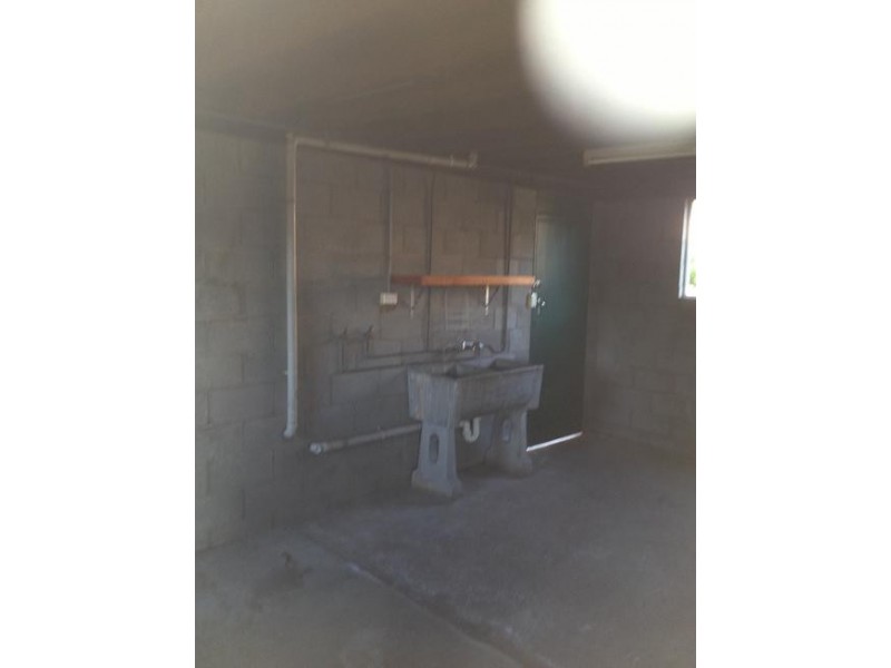 16 New Chum Street, Dinmore QLD 4303