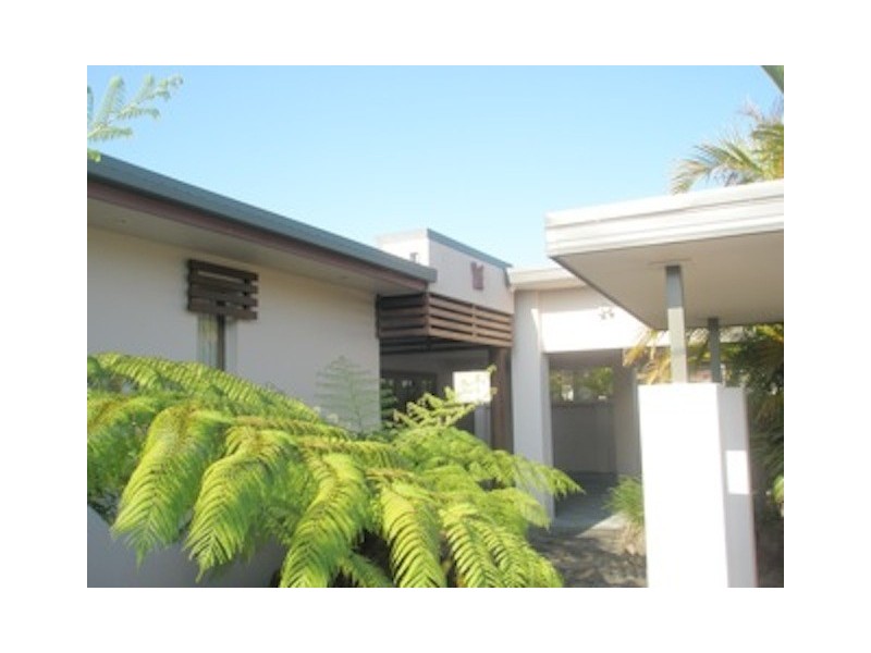 Broadbeach Waters QLD 4218