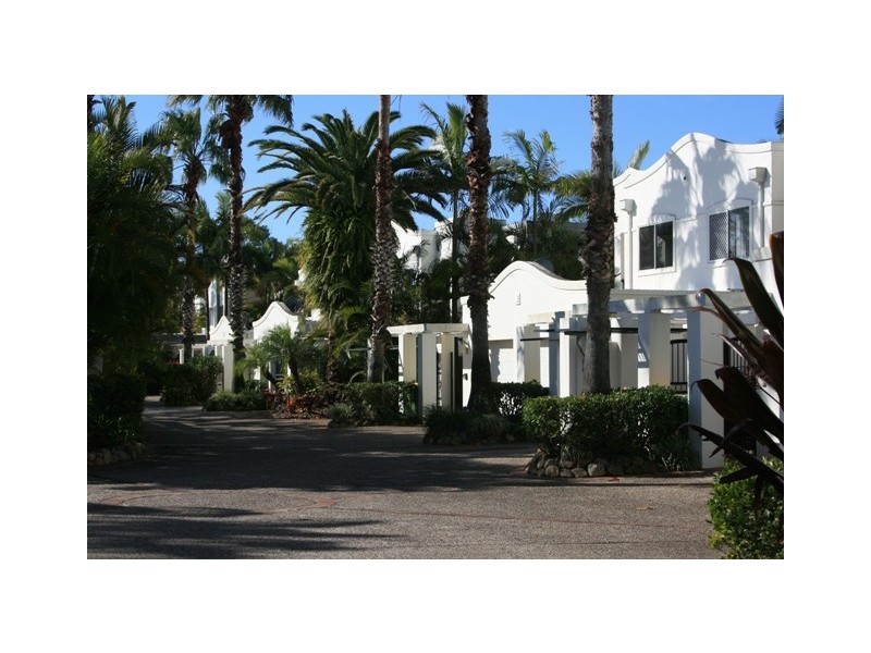 100 Cotlew St East, Southport QLD 4215