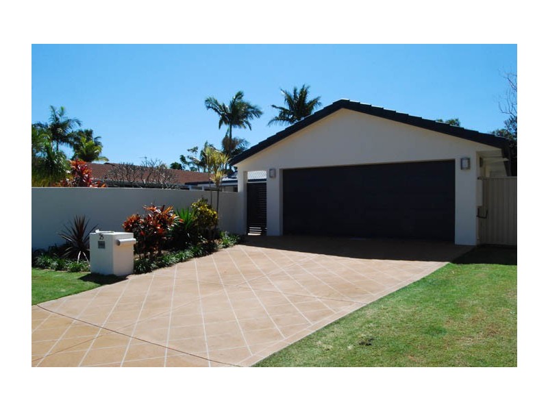 25 Coronet Crescent, Burleigh Waters QLD 4220
