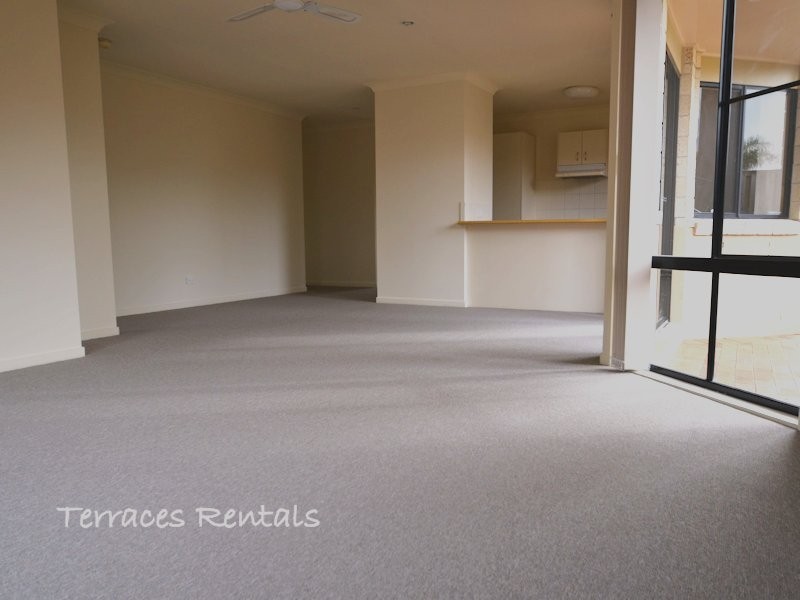 01/24 Amsonia Court,, Arundel QLD 4214