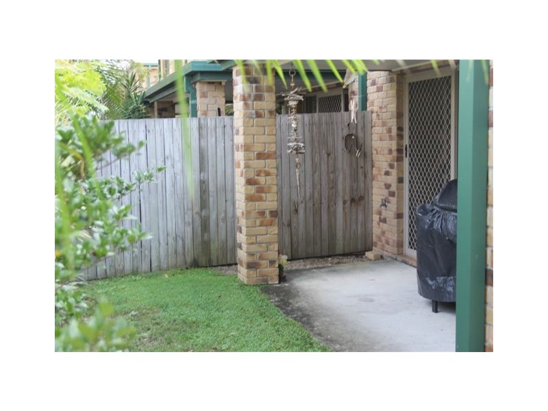 220 Christine Ave, Burleigh Waters QLD 4220