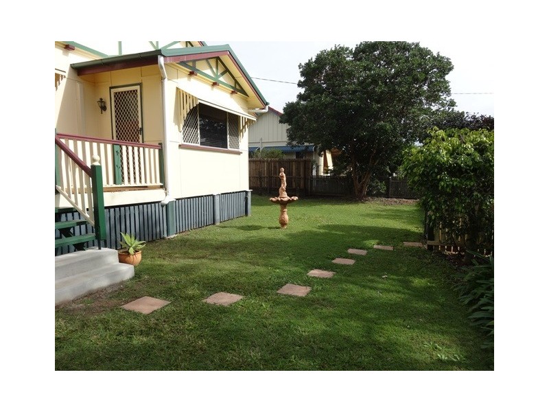 11 Hobbs Street, Scarborough QLD 4020