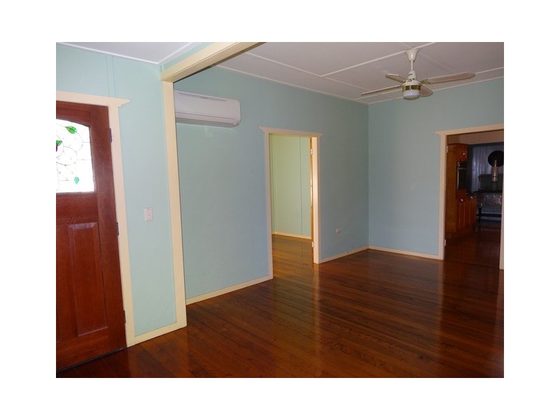 11 Hobbs Street, Scarborough QLD 4020