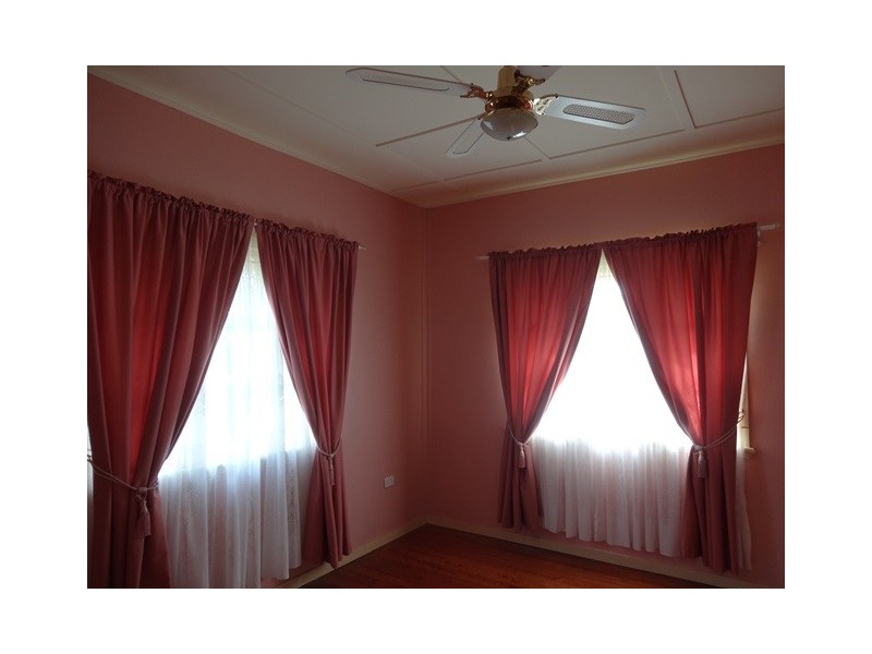 11 Hobbs Street, Scarborough QLD 4020