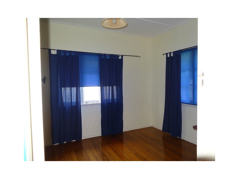 11 Hobbs Street, Scarborough QLD 4020