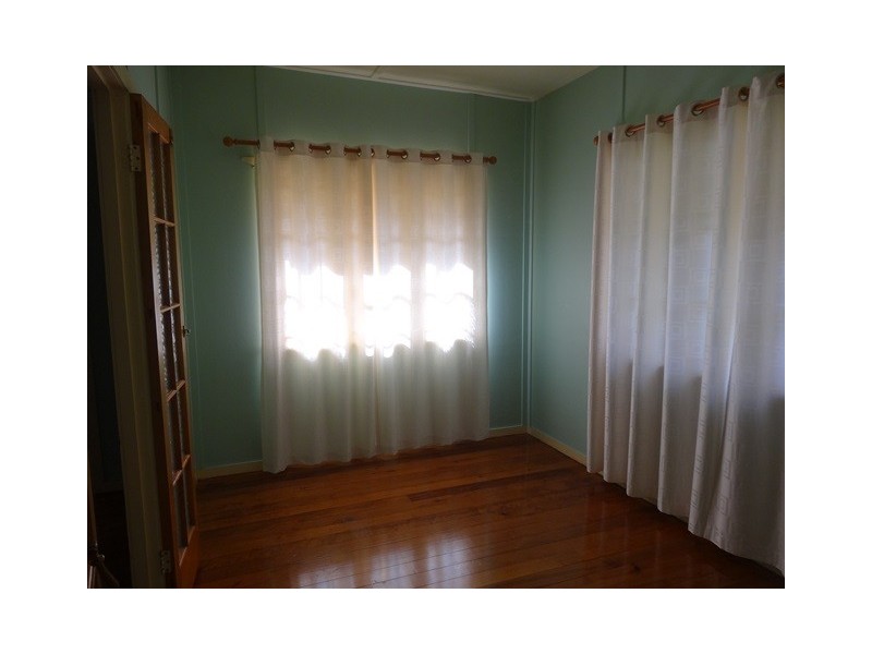 11 Hobbs Street, Scarborough QLD 4020