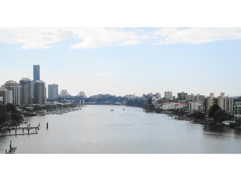 98 Thorn St, Kangaroo Point QLD 4169