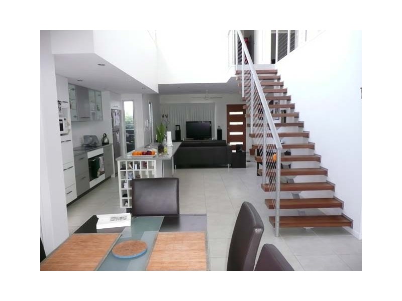 5/10 Grand Parade, Kawana Island QLD 4575