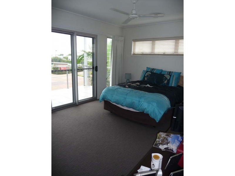 5/10 Grand Parade, Kawana Island QLD 4575