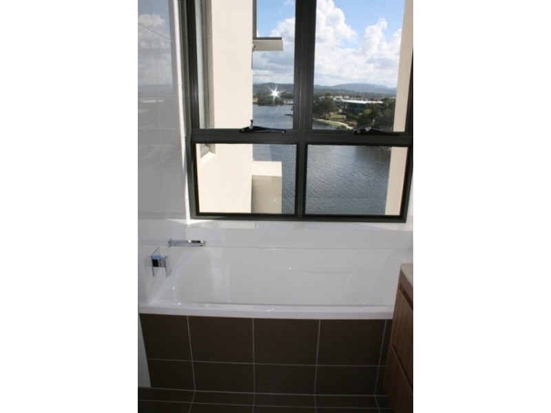 9 Moores Crescent, Varsity Lakes QLD 4227